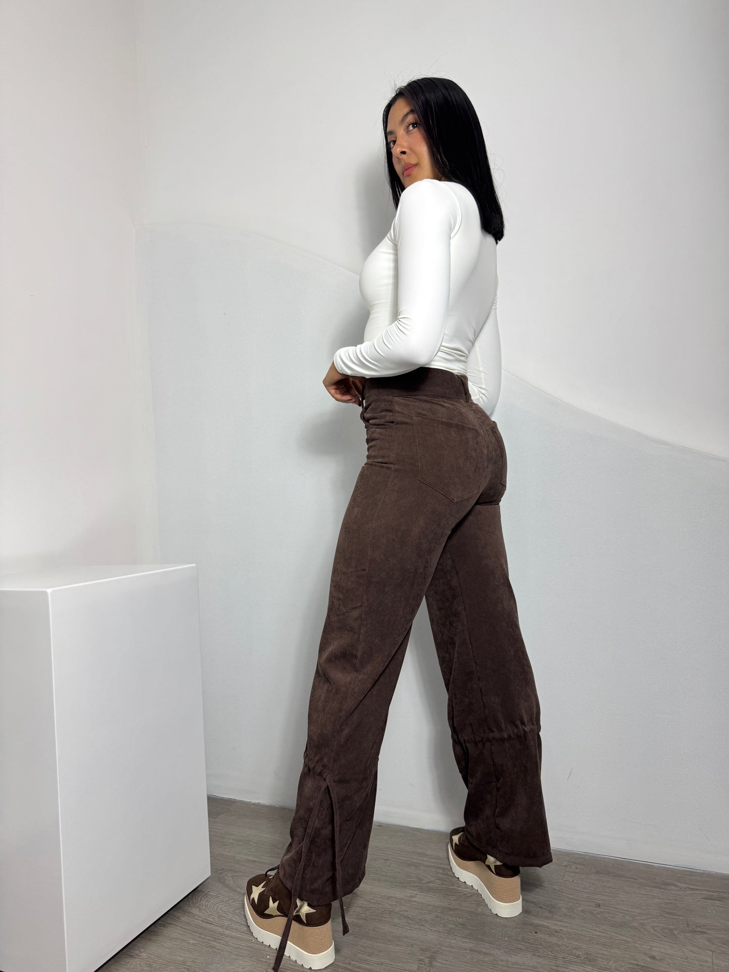 Pantalón básico cordón